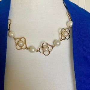 🌷🌷Talbots Gold & Pearl Clover Quatrefoil Necklace 🌷🌷